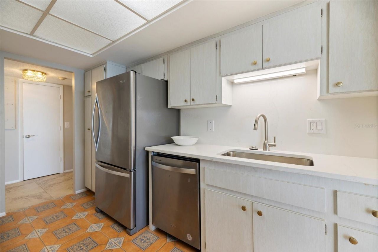 800 Benjamin Franklin Drive, Unit 608, Sarasota, FL 34236 Photo