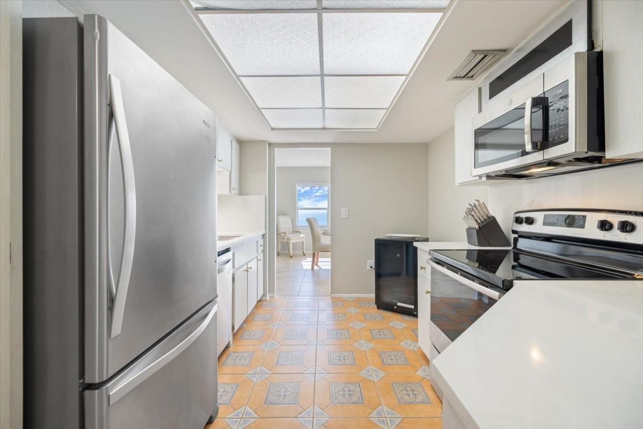 800 Benjamin Franklin Drive, Unit 608, Sarasota, FL 34236 Photo