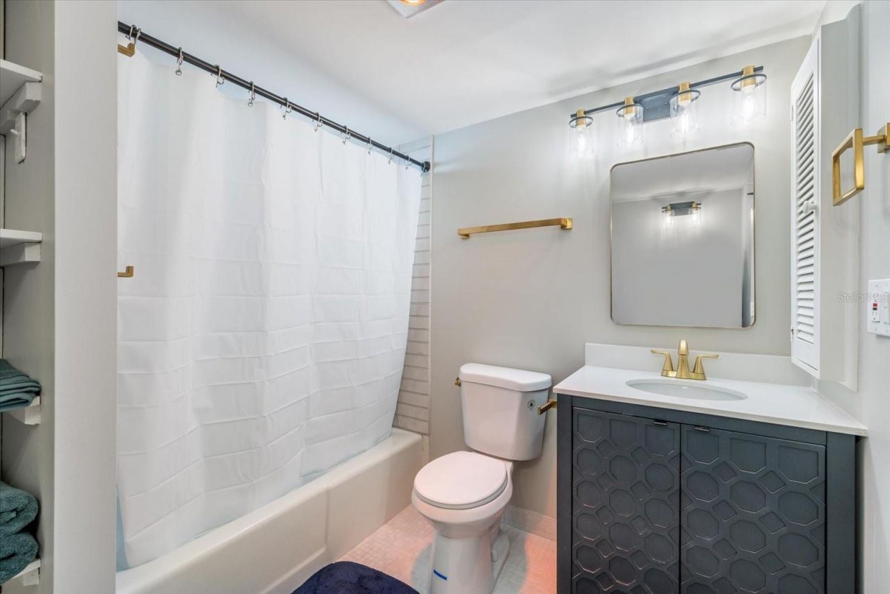 800 Benjamin Franklin Drive, Unit 608, Sarasota, FL 34236 Photo