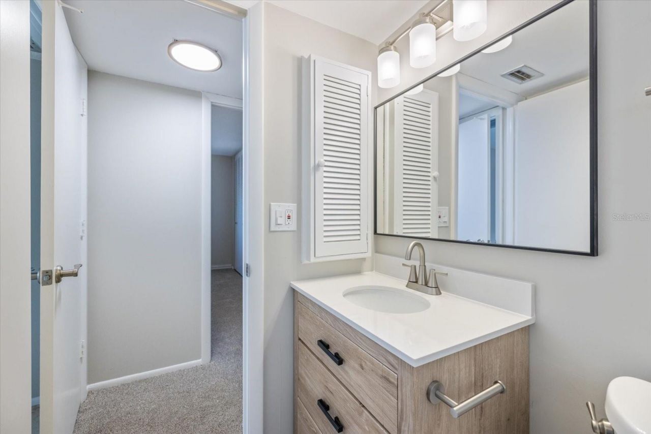 800 Benjamin Franklin Drive, Unit 608, Sarasota, FL 34236 Photo