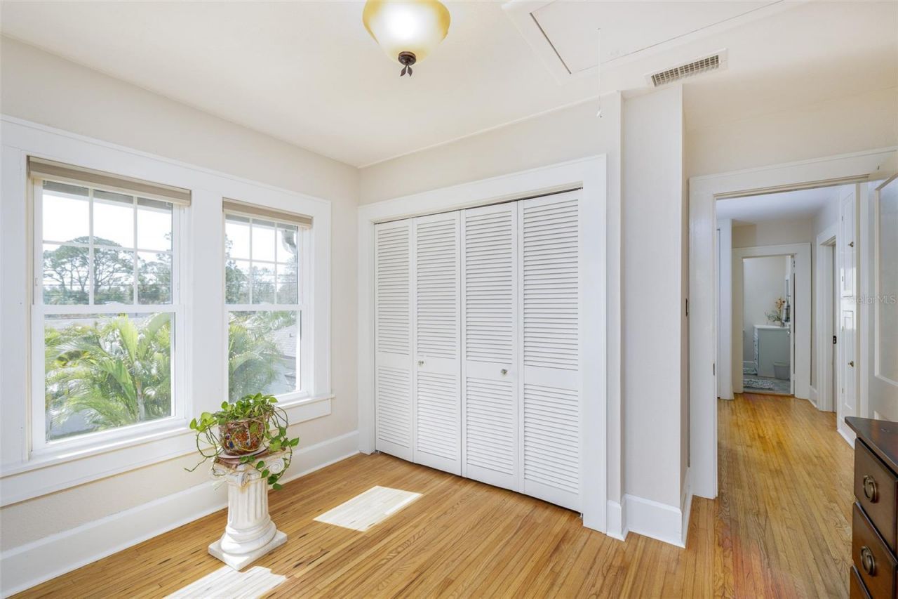 6342 5th Avenue N, Saint Petersburg, FL 33710 Photo