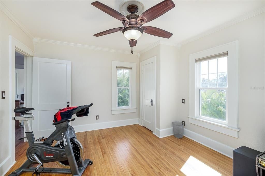 6342 5th Avenue N, Saint Petersburg, FL 33710 Photo