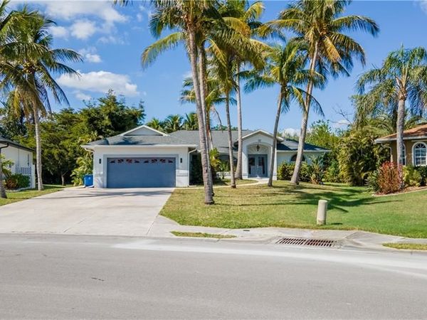 8896 Bracken WAY, FORT MYERS, FL 33908