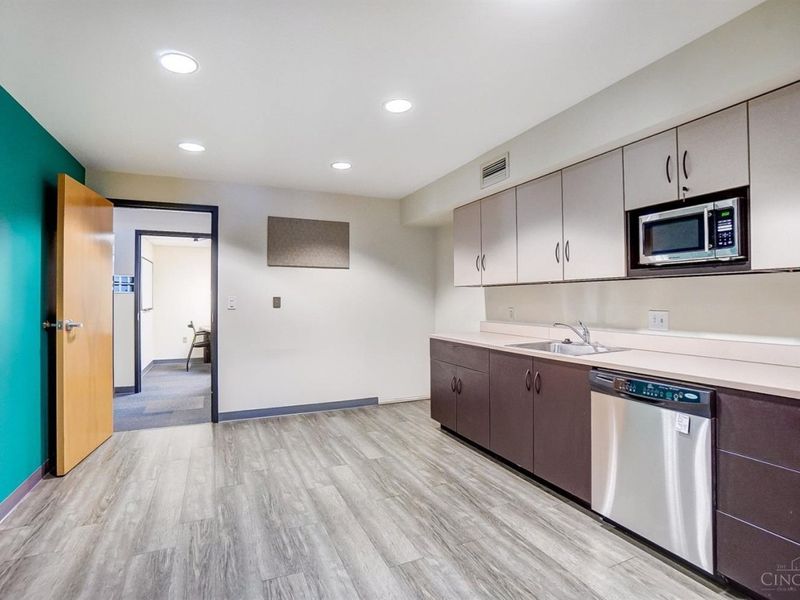 3927 Brotherton Road, Cincinnati, OH 45209 Photo 54