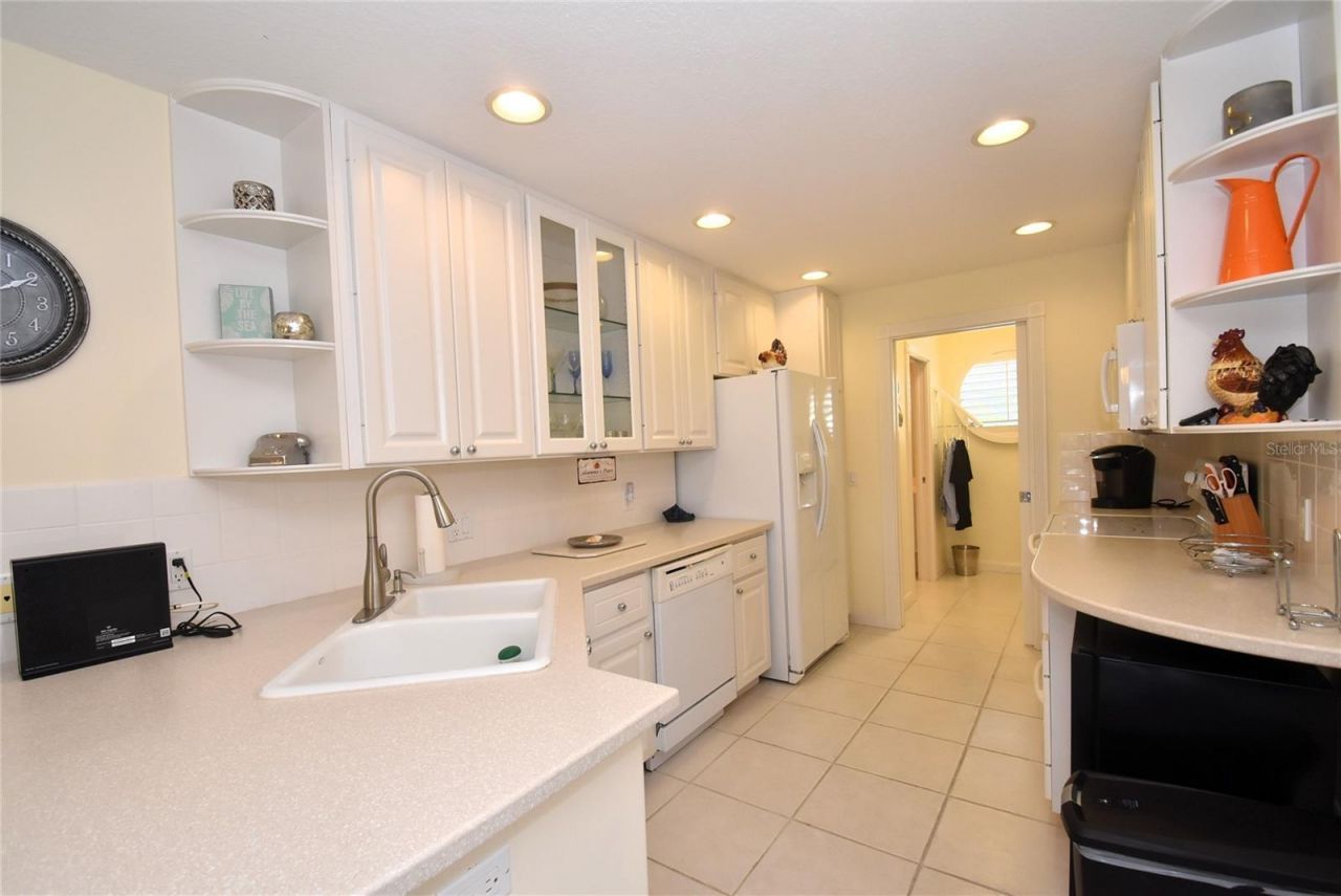 7624 Bergamo Avenue, Unit 4B, Sarasota, FL 34238 Photo