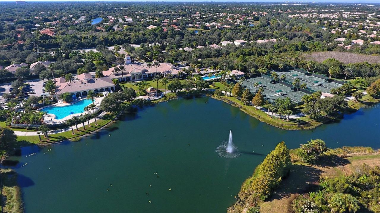 7624 Bergamo Avenue, Unit 4B, Sarasota, FL 34238 Photo