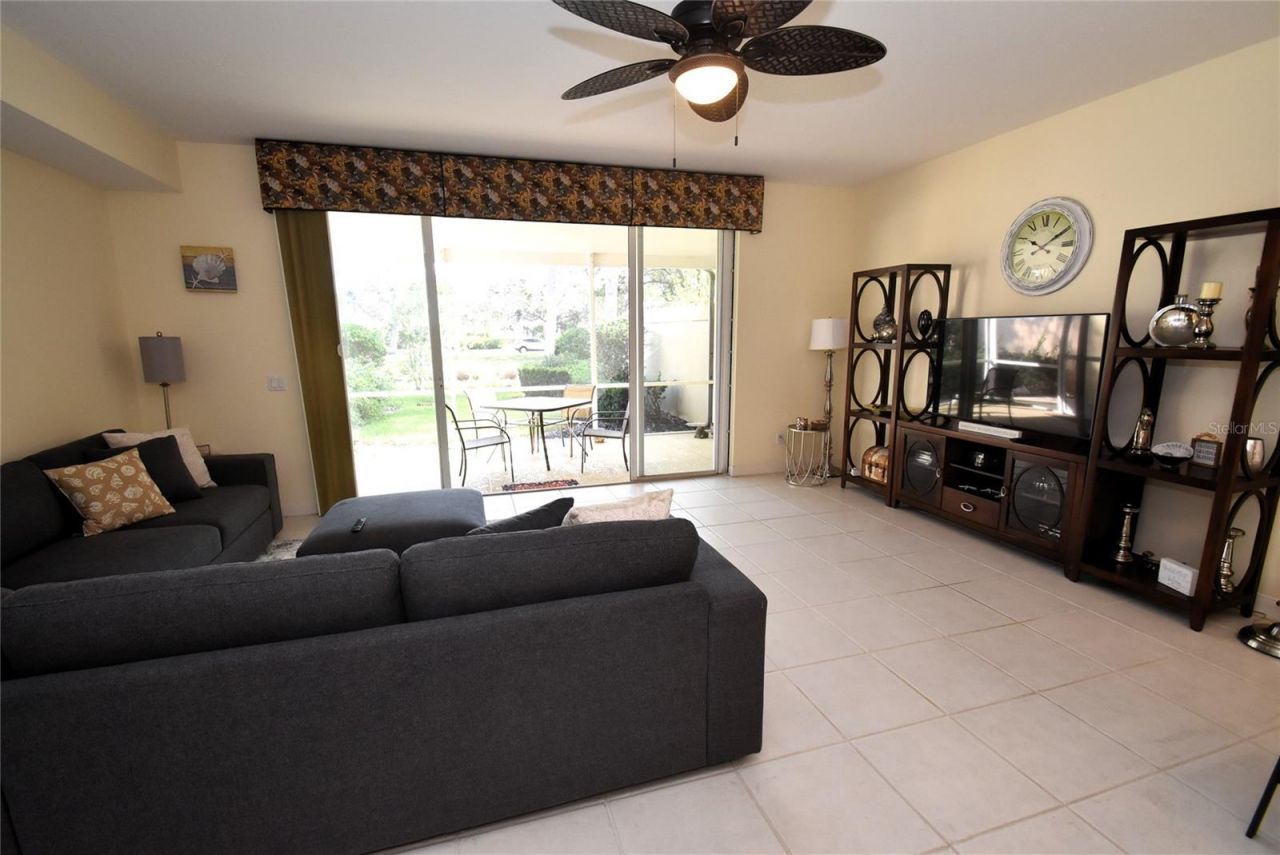 7624 Bergamo Avenue, Unit 4B, Sarasota, FL 34238 Photo