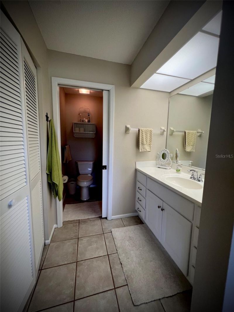 4570 Weybridge, Unit 32, Sarasota, FL 34235 Photo