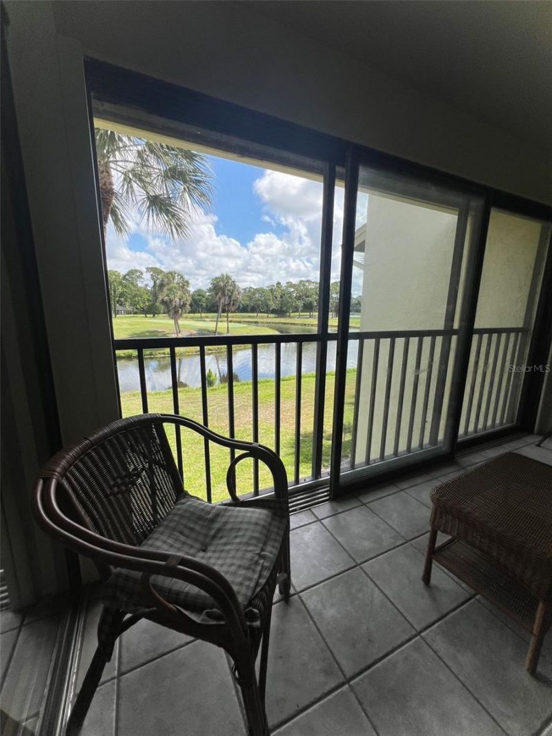 4570 Weybridge, Unit 32, Sarasota, FL 34235 Photo
