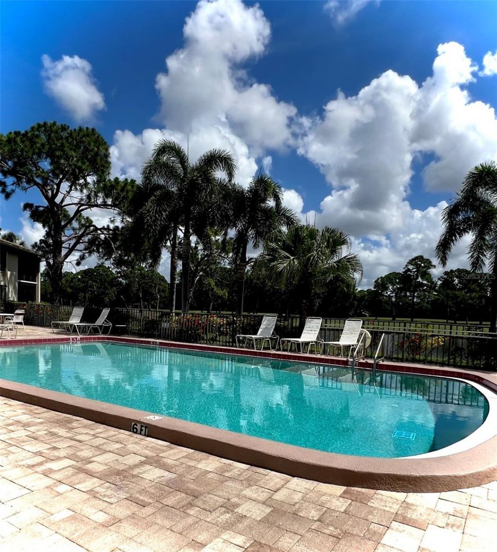 4570 Weybridge, Unit 32, Sarasota, FL 34235 Photo