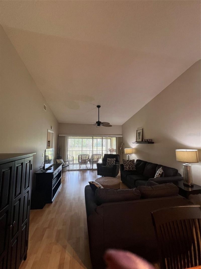 4570 Weybridge, Unit 32, Sarasota, FL 34235 Photo