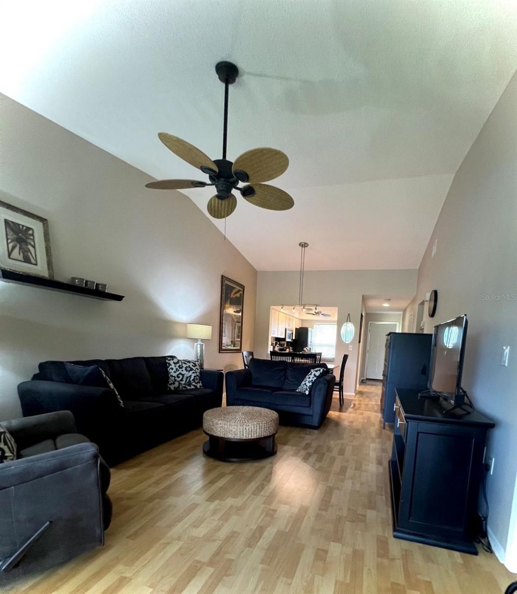 4570 Weybridge, Unit 32, Sarasota, FL 34235 Photo