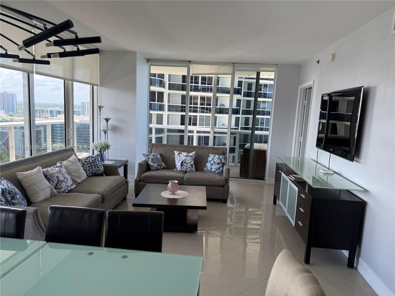 1830 S Ocean Dr, Unit 1708, Hallandale Beach, FL 33009 Photo