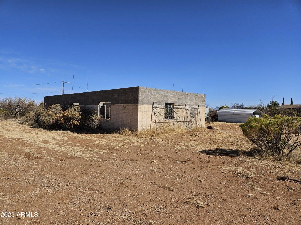 52 E Camino De Manana, Huachuca City, AZ 85616