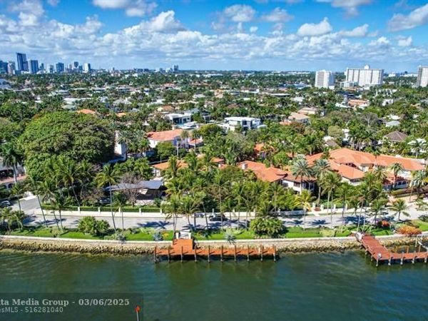 815 IDLEWYLD DR, Fort Lauderdale, FL 33301