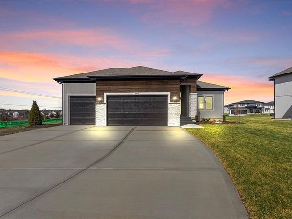 13472 W 177th Street, Overland Park, KS 66013