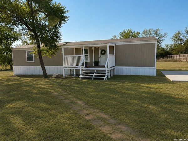 101 Villa Ridge #6, Poteet, TX 78065