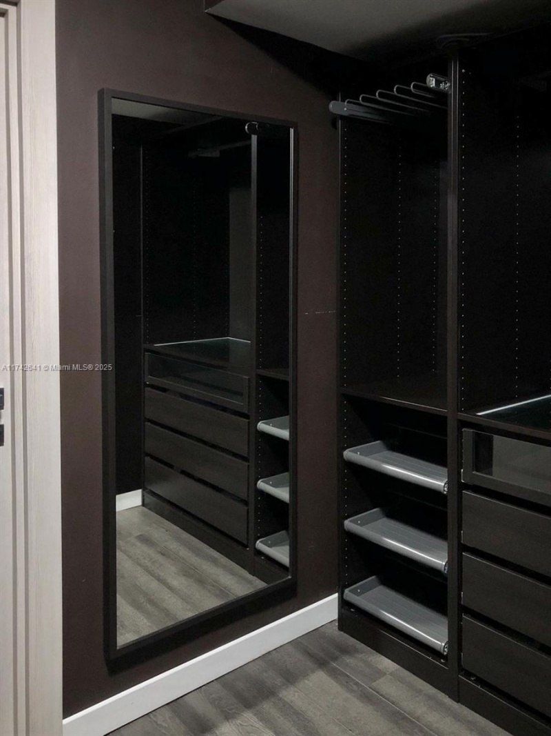 427 Golden Isles Dr, Unit 15J, Hallandale Beach, FL 33009 Photo