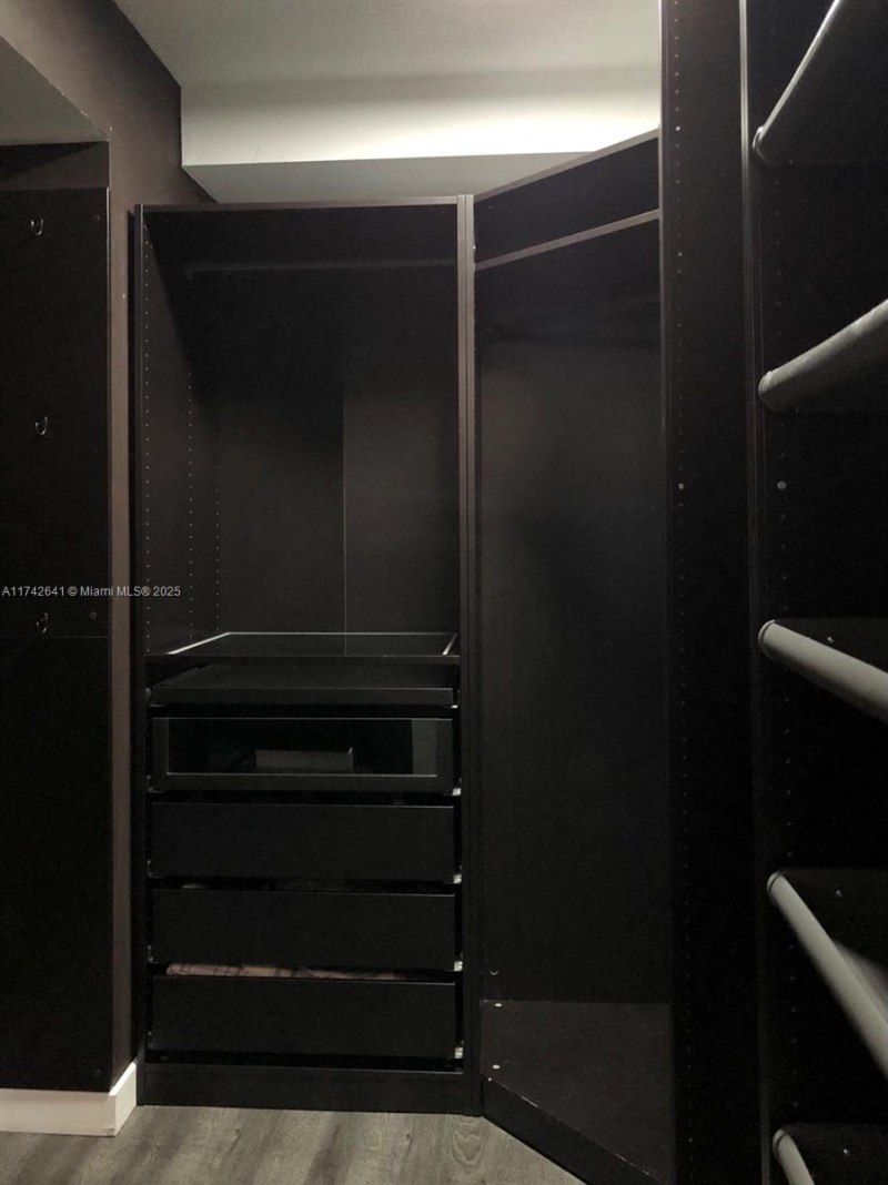 427 Golden Isles Dr, Unit 15J, Hallandale Beach, FL 33009 Photo