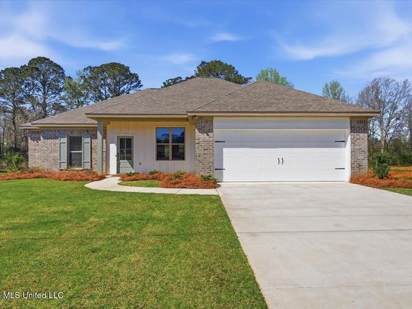 107 NE Adams Avenue, Magee, MS 39111