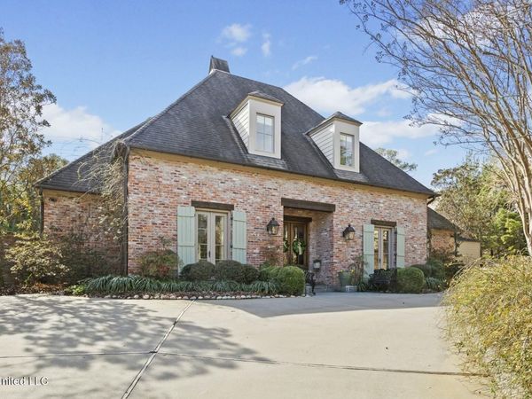 5 Pecan Tree Place, Jackson, MS 39211