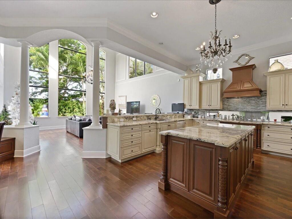 10596 Versailles Boulevard, Wellington, FL 33449 Photo