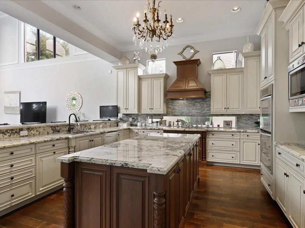 10596 Versailles Boulevard, Wellington, FL 33449 Photo