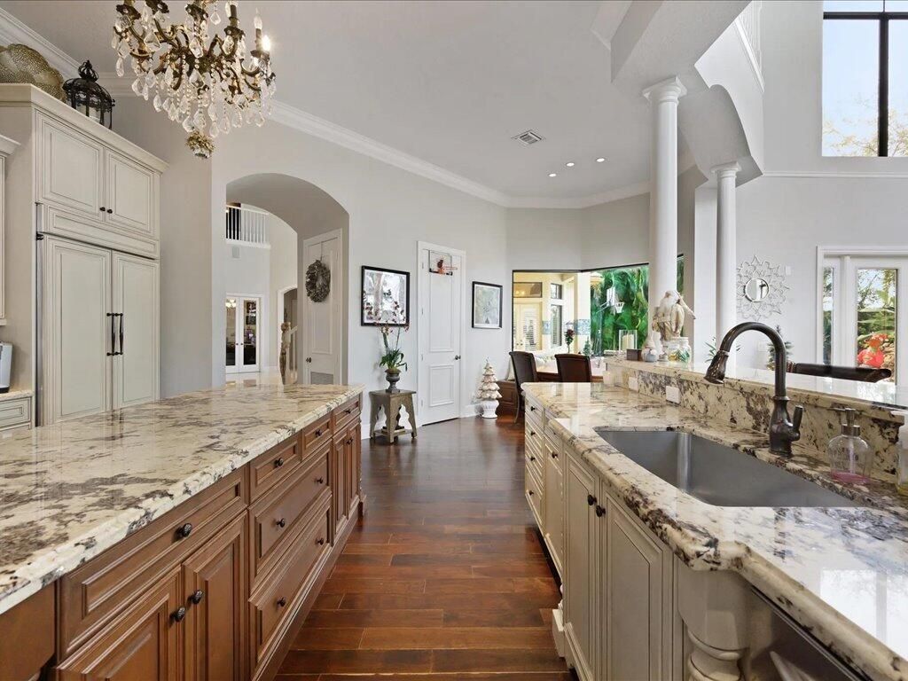 10596 Versailles Boulevard, Wellington, FL 33449 Photo