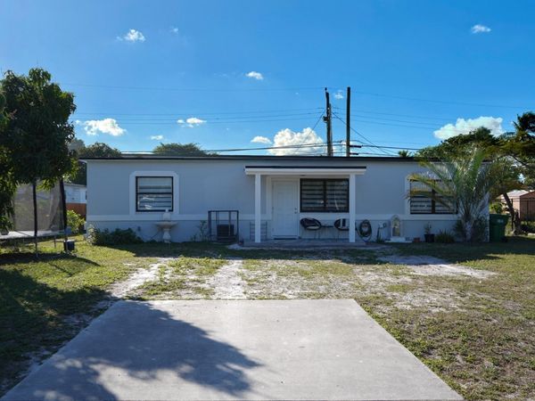 303 NW 28 Way, Fort Lauderdale, FL 33311