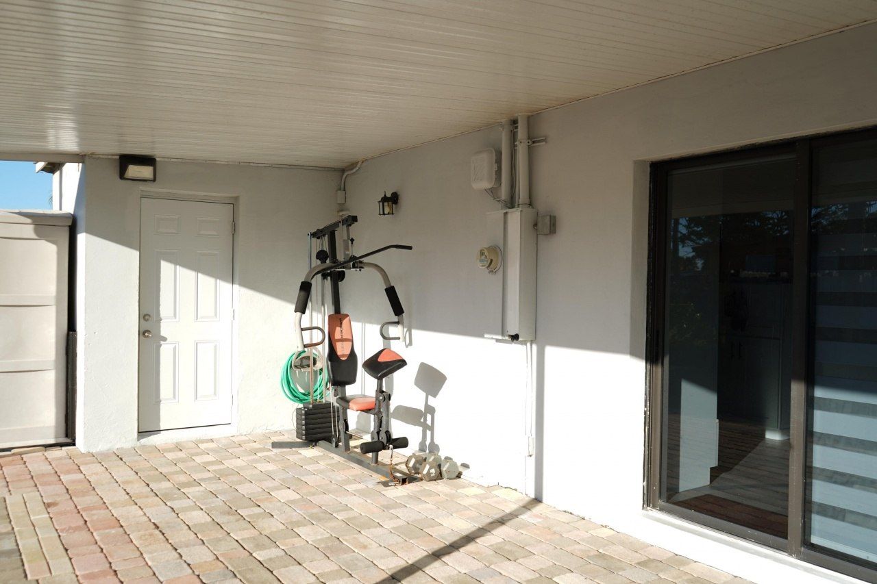 303 NW 28 Way, Fort Lauderdale, FL 33311 Photo