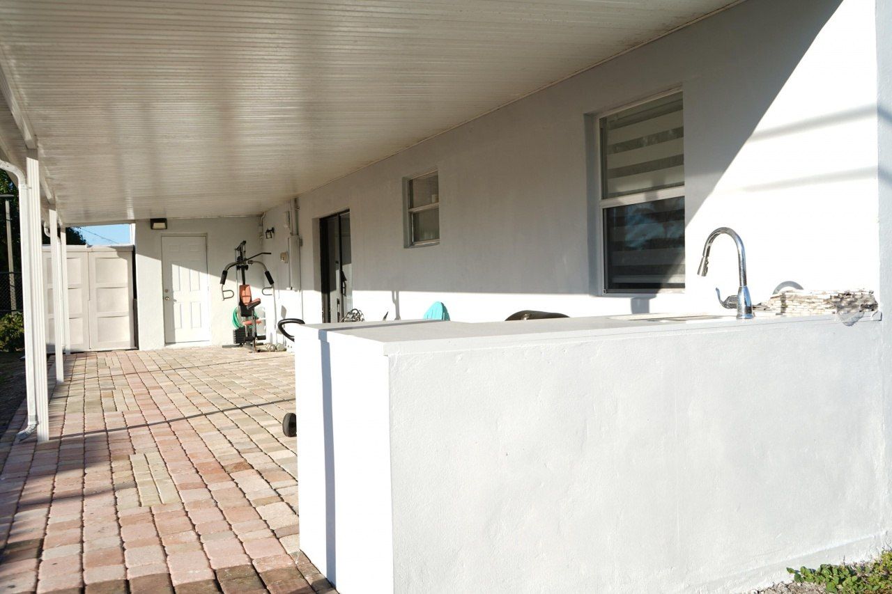 303 NW 28 Way, Fort Lauderdale, FL 33311 Photo