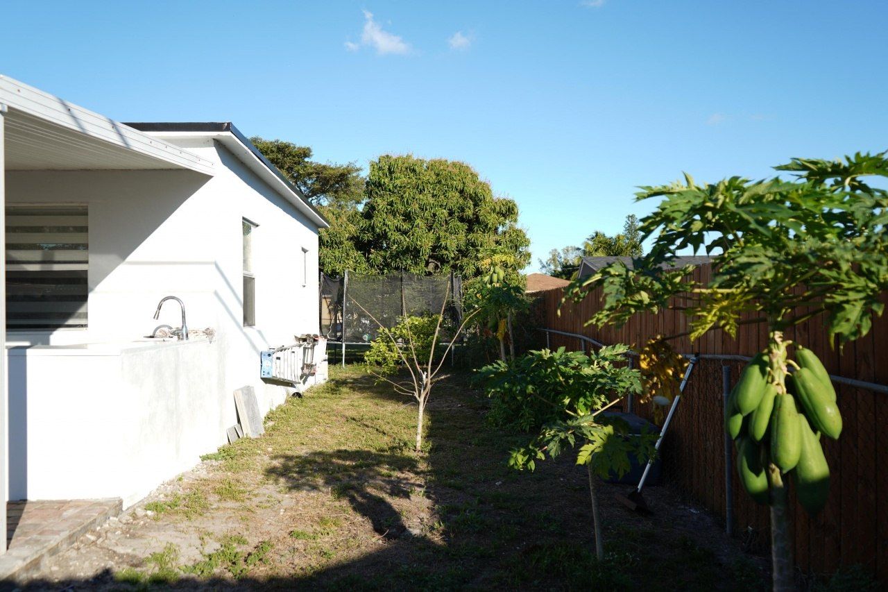 303 NW 28 Way, Fort Lauderdale, FL 33311 Photo