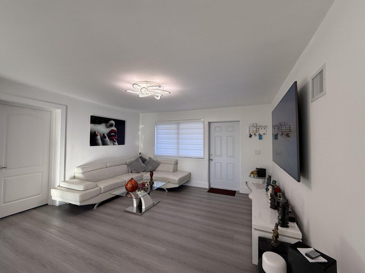 303 NW 28 Way, Fort Lauderdale, FL 33311 Photo