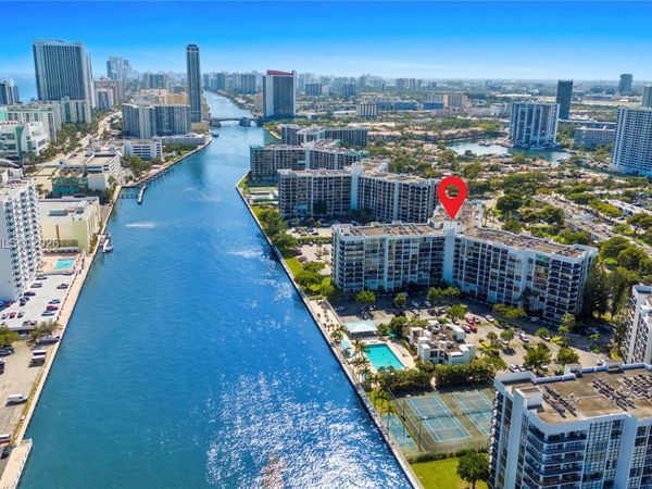 800 Parkview Dr, Unit 909, Hallandale Beach, FL 33009