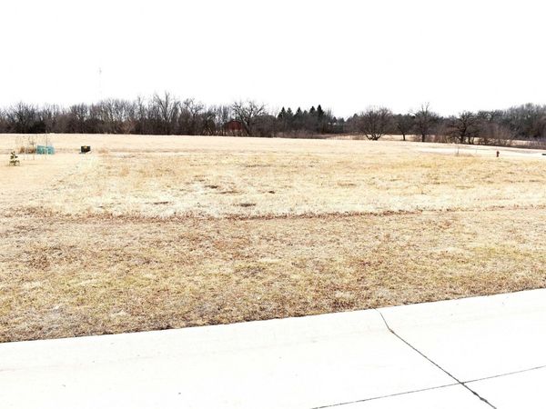 8 Clayton Boulevard, Osage, IA 50461