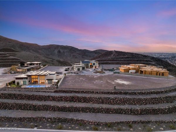 20 Sanctuary Peak Court, Henderson, NV 89012