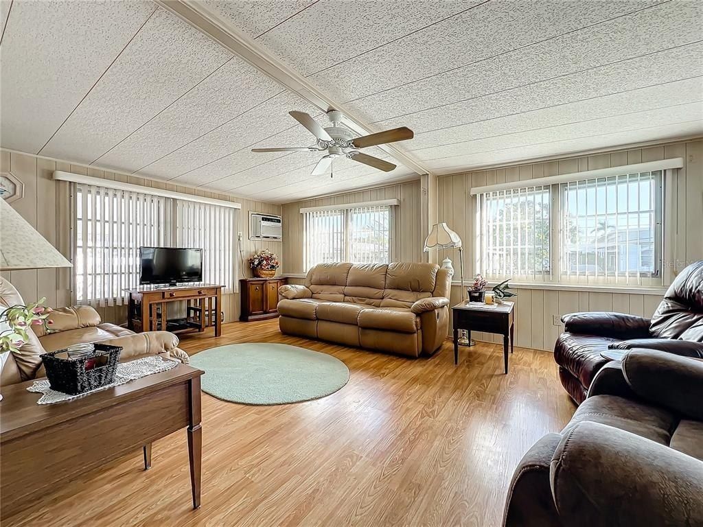 511 50th Avenue Drive W, Bradenton, FL 34207 Photo