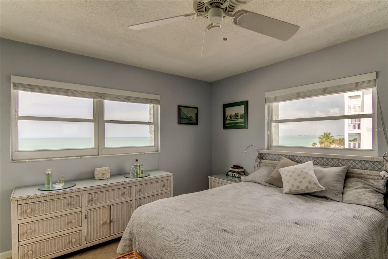 403 Gulf Way, Unit 504, Saint Pete Beach, FL 33706 Photo