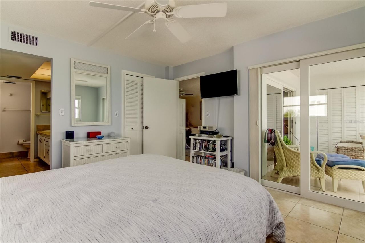 403 Gulf Way, Unit 504, Saint Pete Beach, FL 33706 Photo