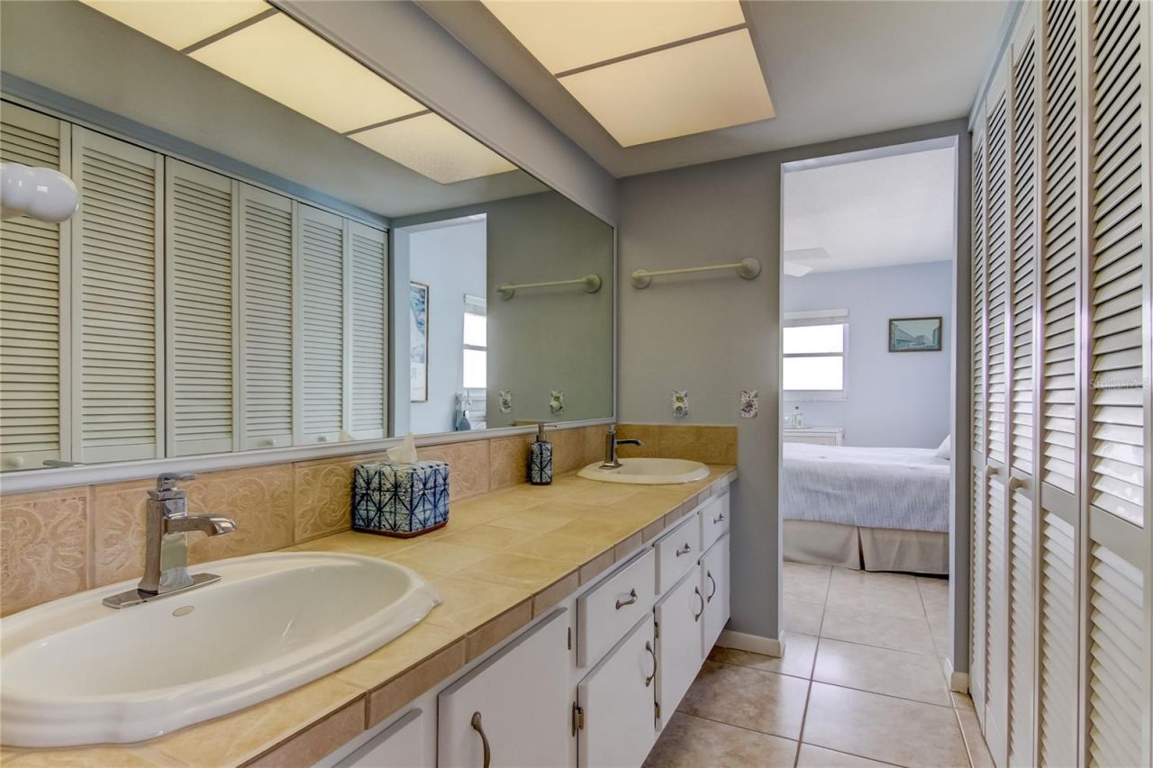 403 Gulf Way, Unit 504, Saint Pete Beach, FL 33706 Photo