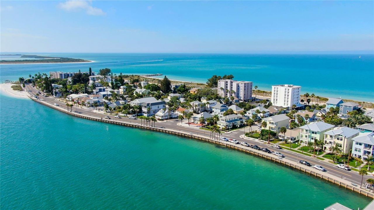 403 Gulf Way, Unit 504, Saint Pete Beach, FL 33706 Photo