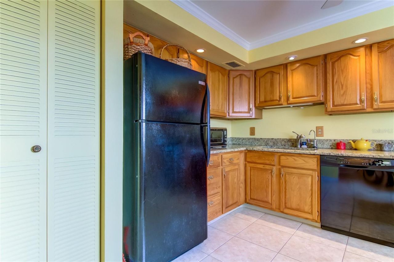 403 Gulf Way, Unit 504, Saint Pete Beach, FL 33706 Photo