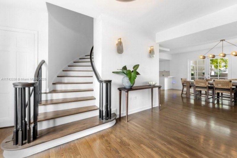 6655 Pinetree Ln, Miami Beach, FL 33141 Photo