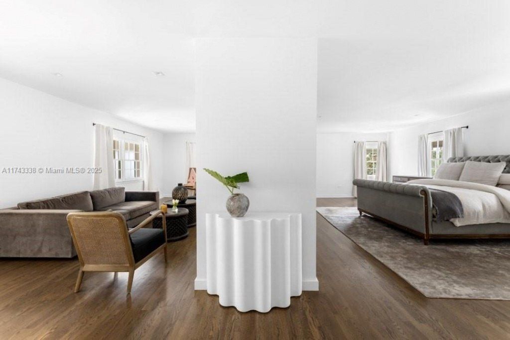 6655 Pinetree Ln, Miami Beach, FL 33141 Photo