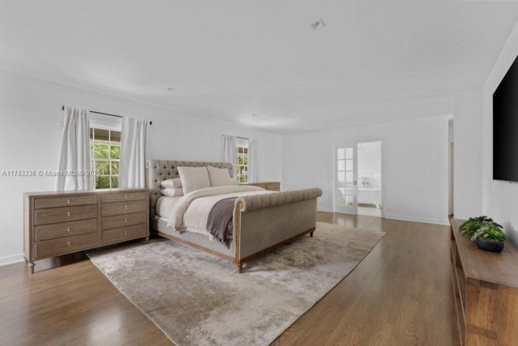 6655 Pinetree Ln, Miami Beach, FL 33141 Photo