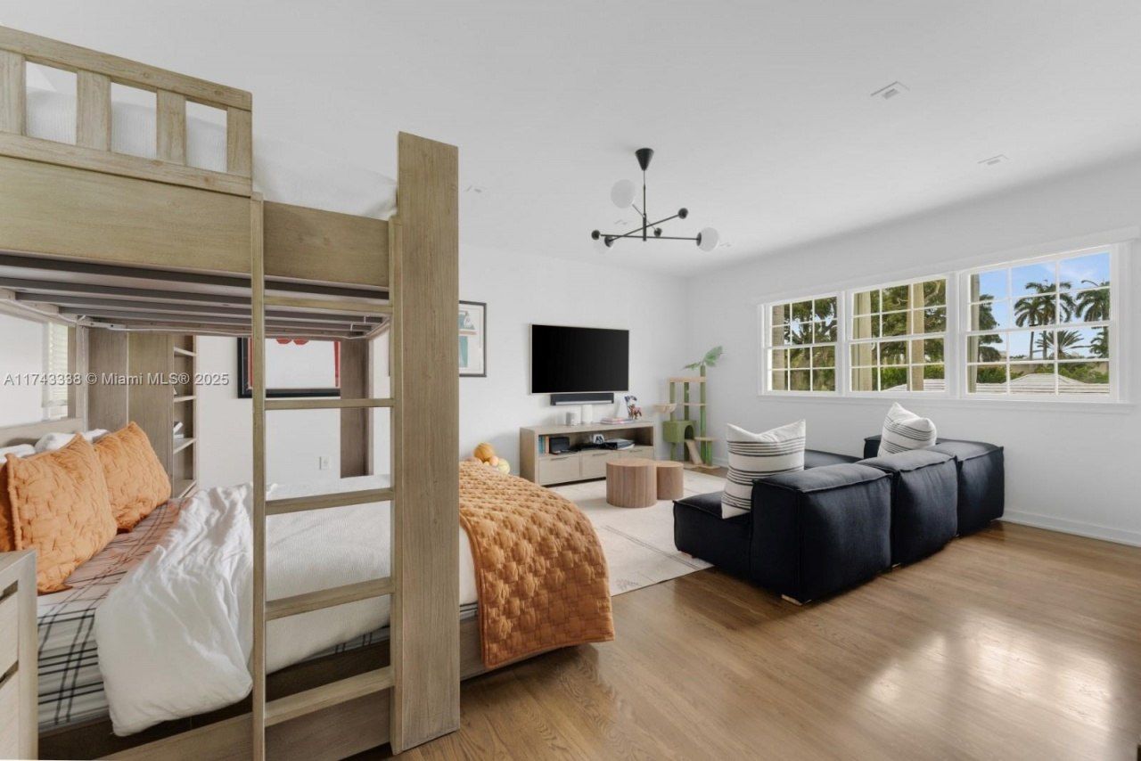 6655 Pinetree Ln, Miami Beach, FL 33141 Photo