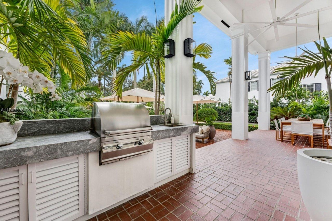 6655 Pinetree Ln, Miami Beach, FL 33141 Photo