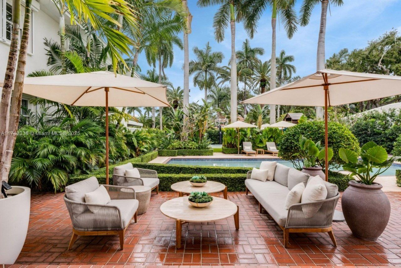 6655 Pinetree Ln, Miami Beach, FL 33141 Photo