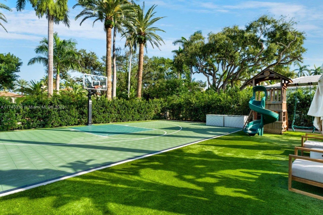 6655 Pinetree Ln, Miami Beach, FL 33141 Photo