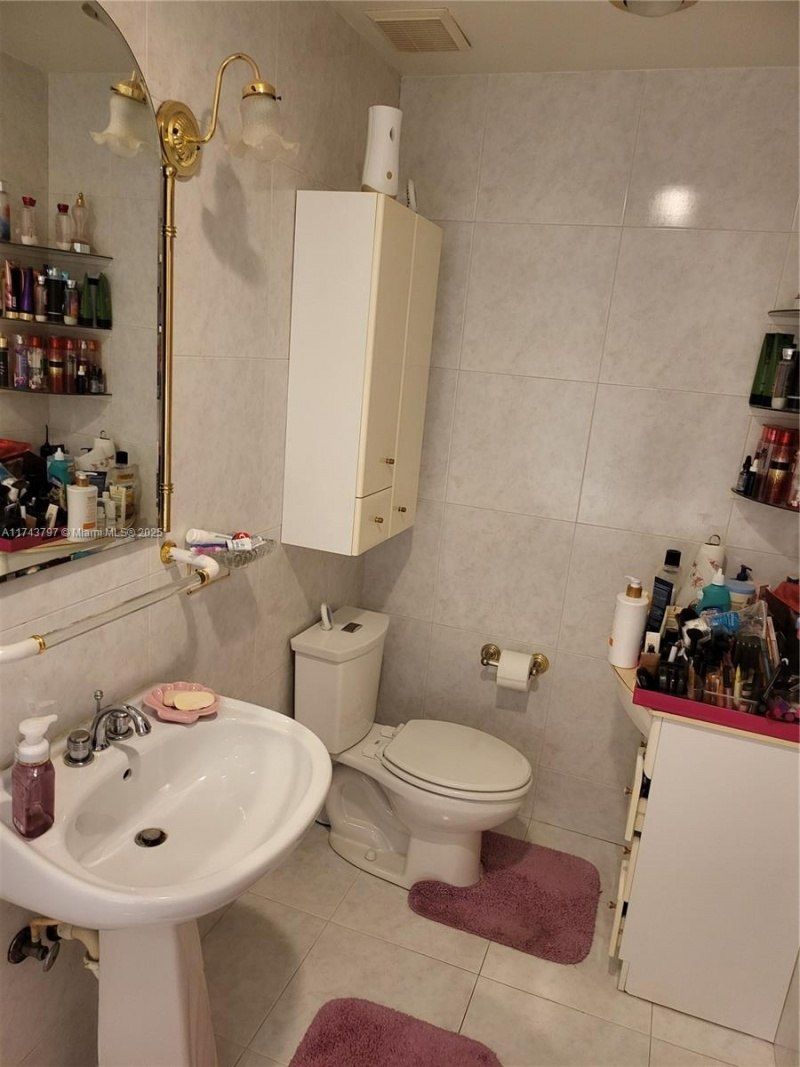6771 NW 199th Ter, Hialeah, FL 33015 Photo